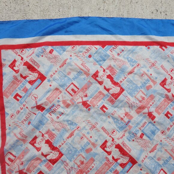 DISNEYLAND PARIS Square 36” x 36” scarf - Picture 4 of 6